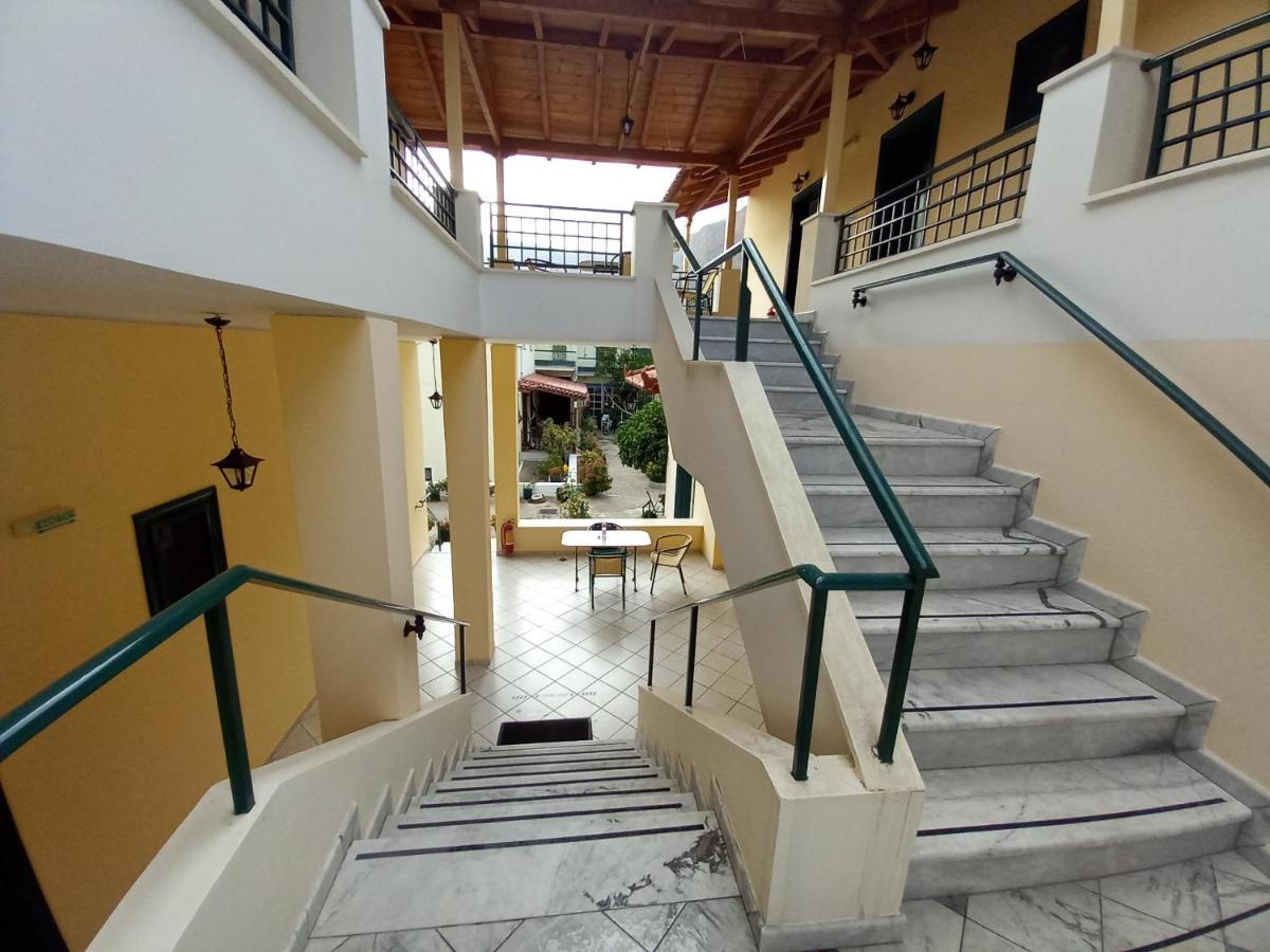 Costa-Rini Hotel Leonídion Exterior foto