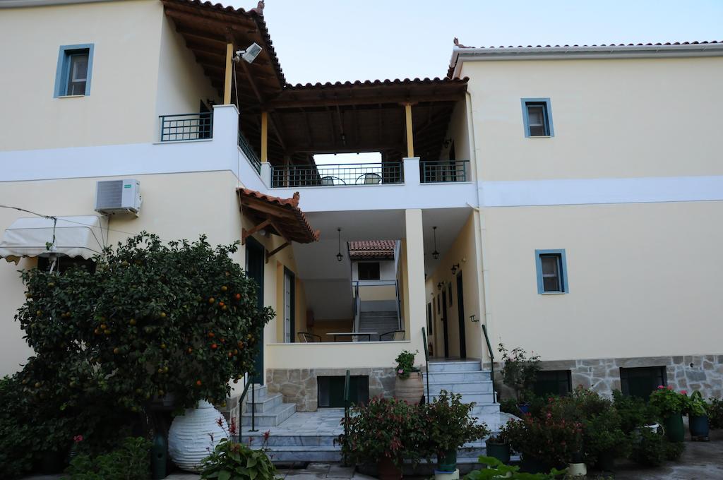 Costa-Rini Hotel Leonídion Exterior foto