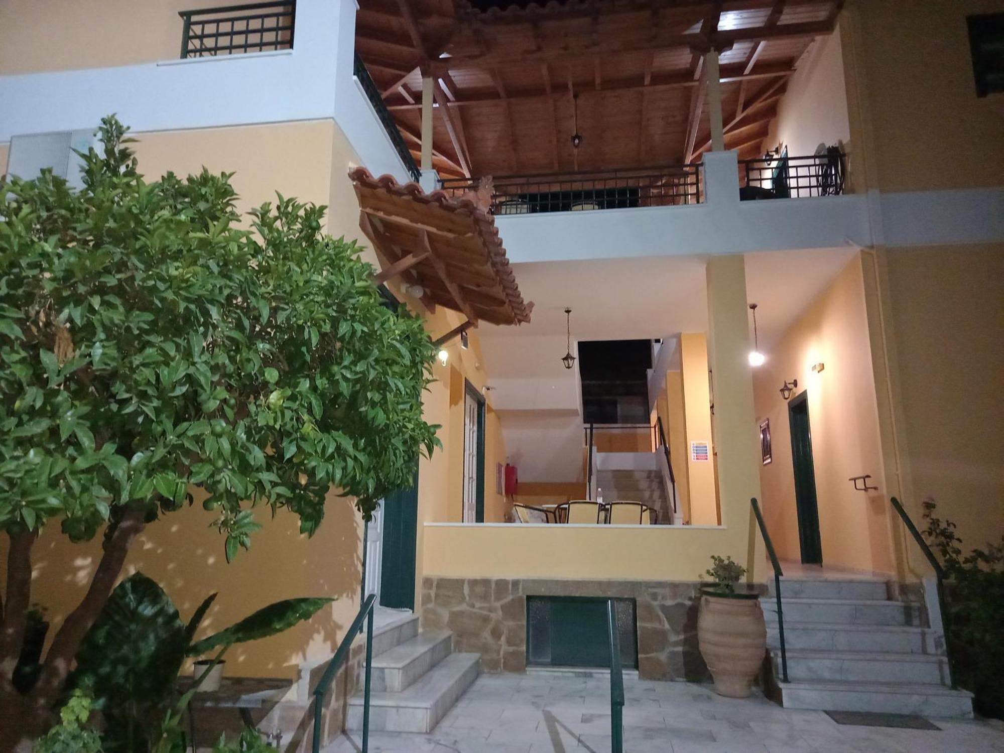 Costa-Rini Hotel Leonídion Exterior foto