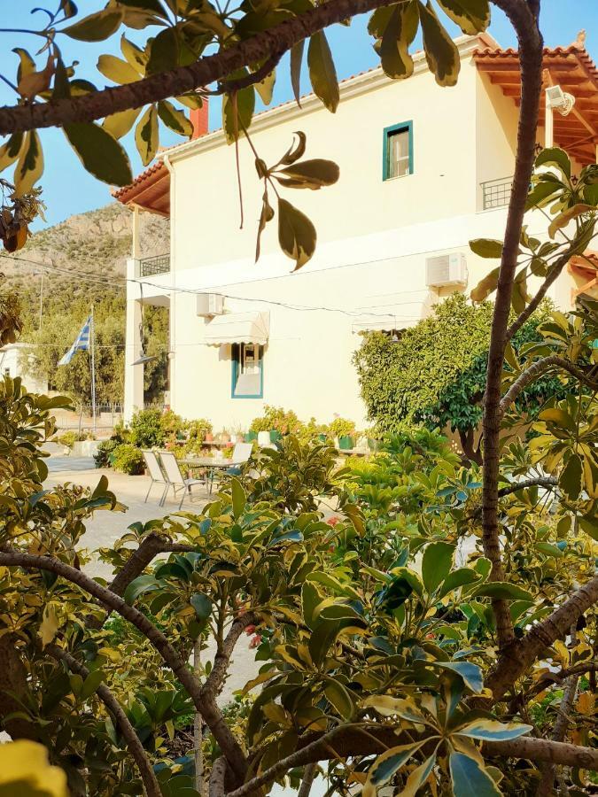 Costa-Rini Hotel Leonídion Exterior foto